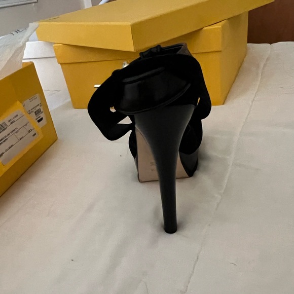 Fendi Women’s High Heels Black/Gold Metal Original Box & Packing - Picture 8 of 12